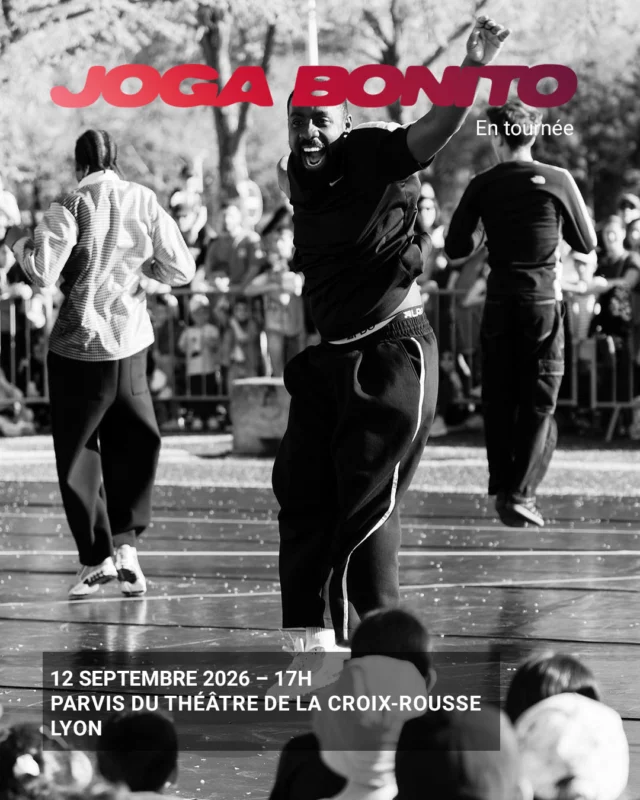 JOGA BONITO EN TOURNÉE⁠
⚽ 🇧🇷⁠
Pour la reprise, la pièce de Moncef Zebiri joue “à domicile” avec une première date sur le parvis du @theatre_croixrousse à Lyon. 🦁 ⁠
Pensée comme une célébration populaire de l’art et du sport, Joga Bonito signifie le "beau jeu" en Brésilien. La pièce fusionne deux cultures populaires, le foot et le break, avec une même ambition : transformer la technique en plaisir et la performance en jeu. Venez célébrer la joie du jeu partagé ! 🔥⁠
⁠
📅 Samedi 12 septembre 2026 🕐 17h⁠
📍 Parvis du @theatre_croixrousse, Lyon⁠
🎉 Fête de la rentrée⁠
💸 Gratuit, accès libre⁠
🔗 + d'infos en bio⁠
⁠
📸 @abdelaucarre